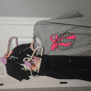 Addidas, NIKE, PORT COMPANY